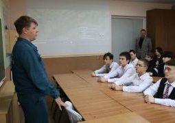 За рамками учебника